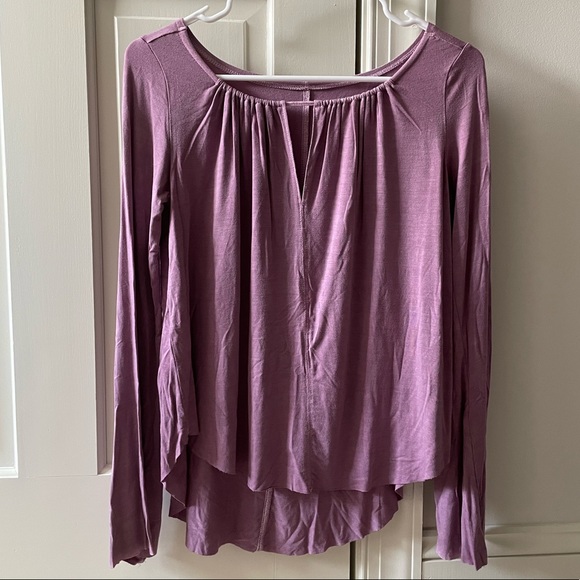 American Eagle Soft and Sexy Bell Sleeve Tee - Picture 4 of 6